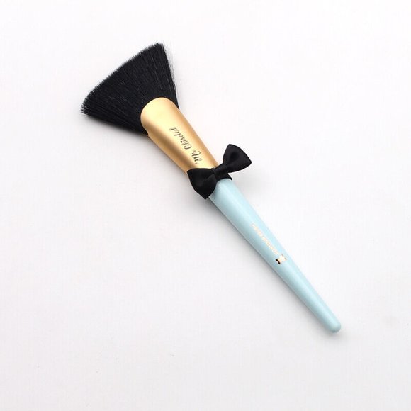 Too Faced Mr. Chiseled Contour Brush - Picture 2 of 4